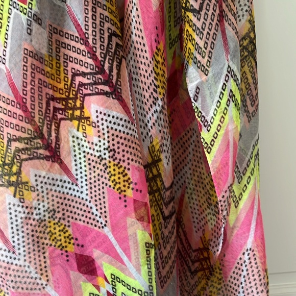 Lightweight Women’s Scarf/Wrap Beautiful Colors - Picture 2 of 4